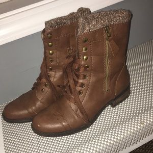 brown sweater fall boots